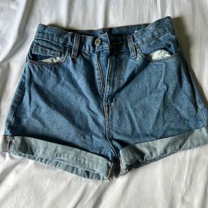 BDG Mom Hi-Rise Jean Shorts!